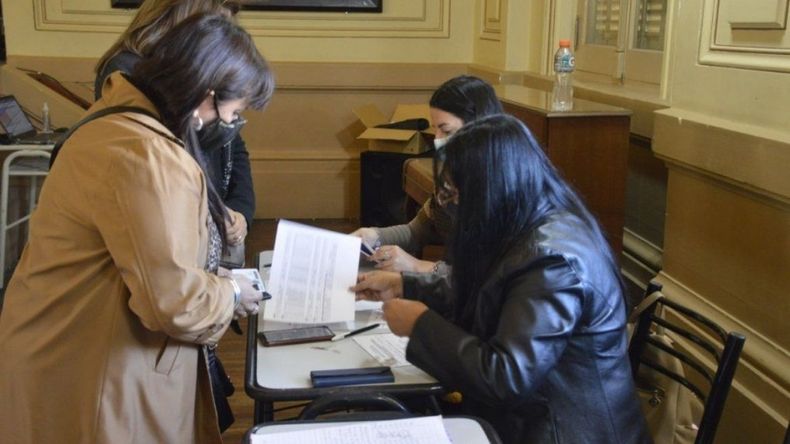 Grilla docente y cooperadoras escolares son Ley en Jujuy