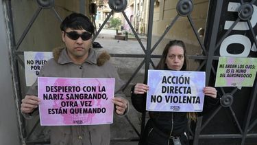 Ambientalistas se encadenaron por una Ley de Humedales en Rosario.&nbsp;