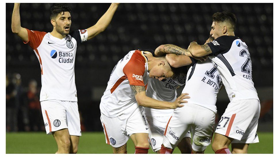 San Lorenzo revivió a tiempo y pasó por penales