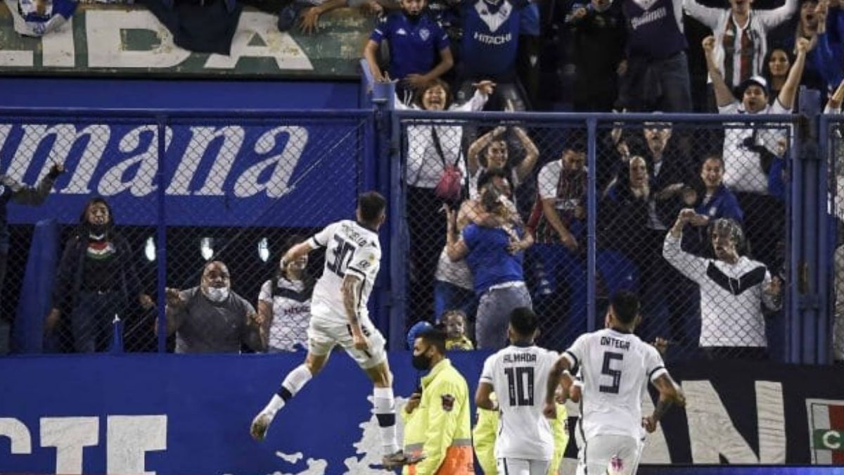 Vélez se impuso ante Boca por 2 a 0