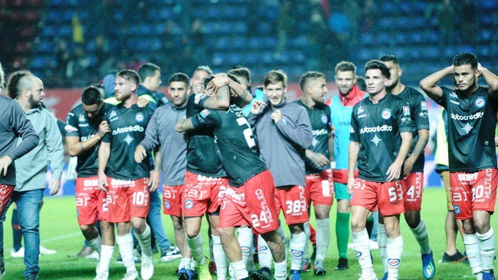 Empató 1 a 1 con San Lorenzo y avanzó a los cuartos de final