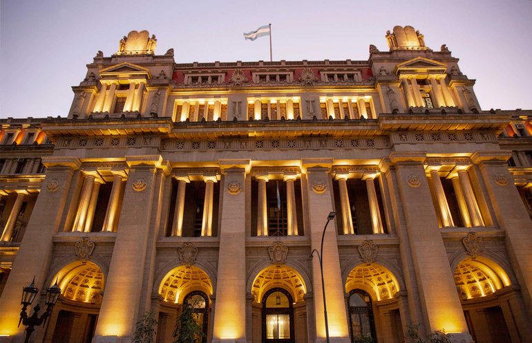 La Corte Suprema de Justicia de la Naci&oacute;n suspendi&oacute; las elecciones en San Juan e inhabilit&oacute; a Sergio U&ntilde;ac.
