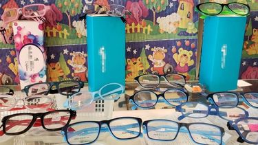 Los riesgos de comprar anteojos con aumento en la calle