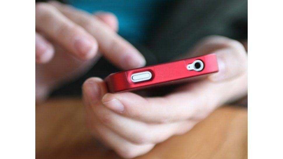 ¡Cuidado! Alertan sobre un mensaje de WhatsApp que ofrece cerveza gratis
