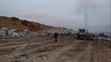Salta: indigente dormía en un basural y murió aplastado por una máquina recicladora.&nbsp;