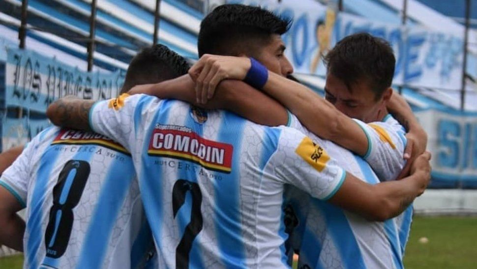 Gimnasia gana y sube