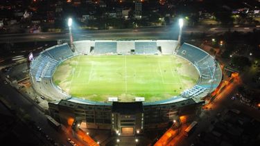La cancha del Lobo se prepara para el espectáculo.