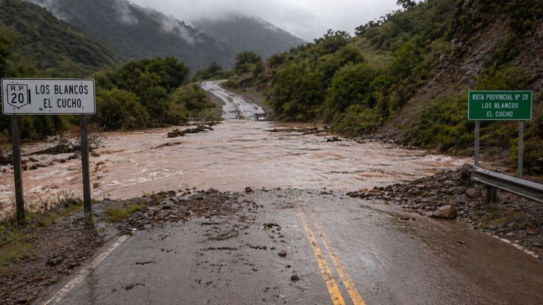Estado de las rutas este viernes 24 de abril en Jujuy - Imagen creada con IA