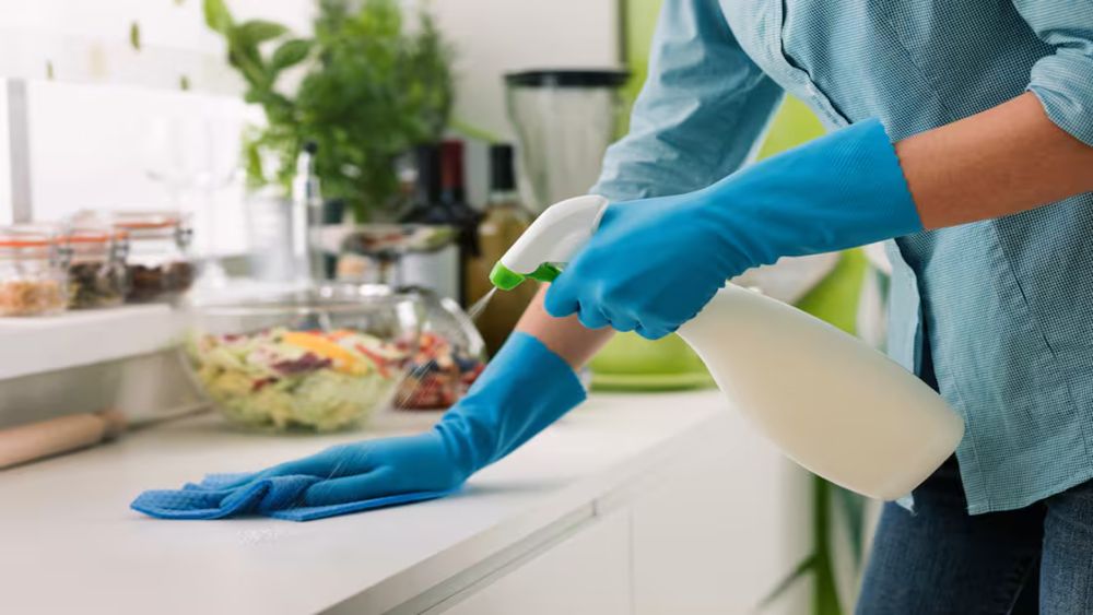 Las trabajadoras del servicio doméstico reciben un 11% de aumento este mes.