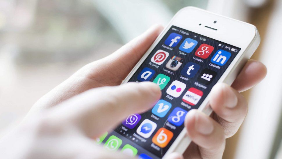 no hay justificacion economica para declarar servicios publicos a las telecomunicaciones