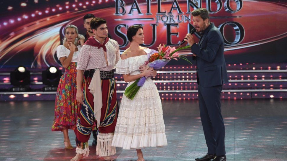 Natalie Weber es la nueva eliminada en el ritmo Folklore