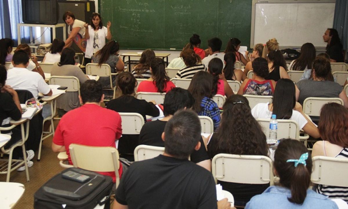 Ingreso a la UNJu para mayores de 25 años sin estudios completos