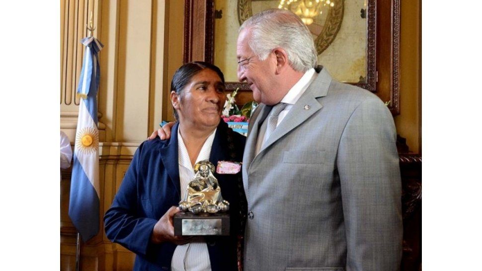 Rosario junto al Gobernador
