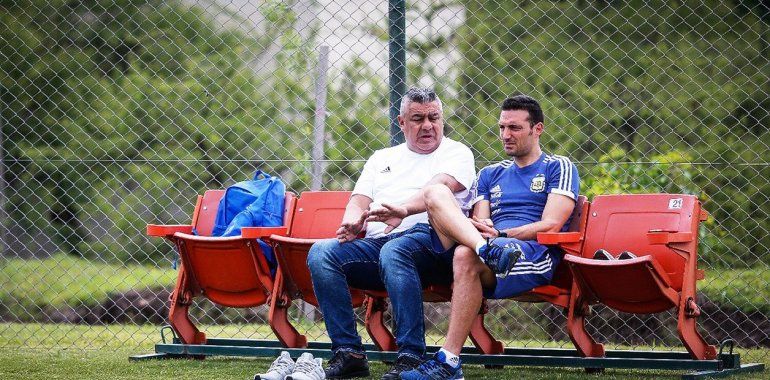 Scaloni con Tapia