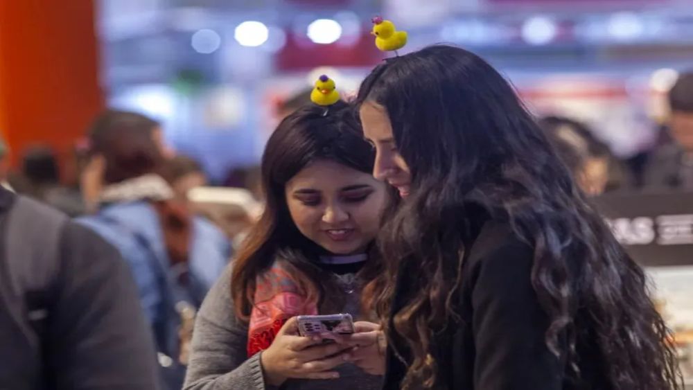 El&nbsp;patito&nbsp;tiene que ver con la creencia que tienen en Asia de color amarillo, dado que conecta con la felicidad.
