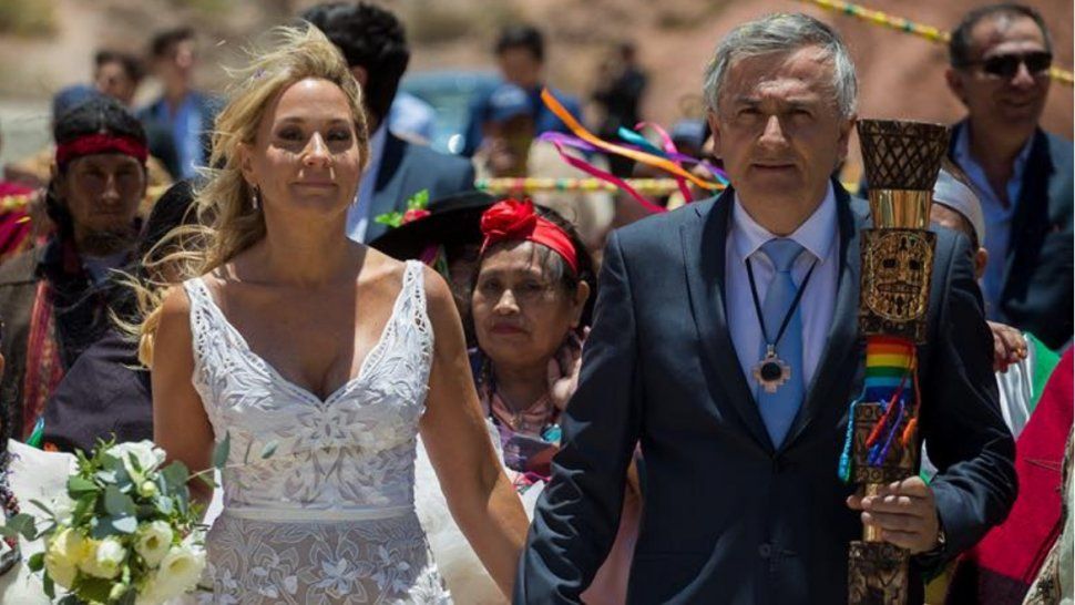 ¿Qué significa el cetro que le dieron a Morales en su casamiento?