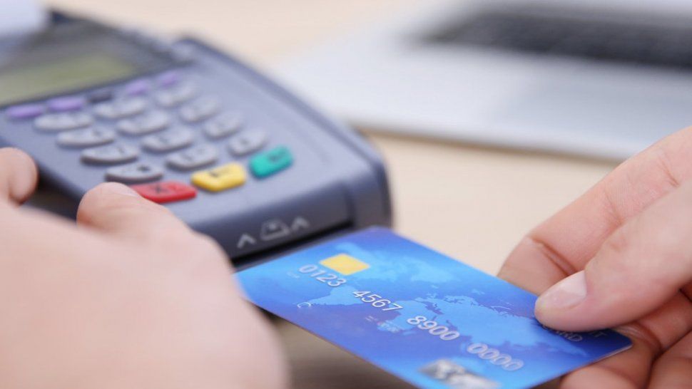 devuelven $1.000 a jubilados por compras con debito