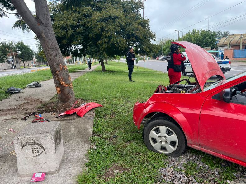 Nuevo choque en avenida Forestal: daños materiales, demoras y politraumatismos