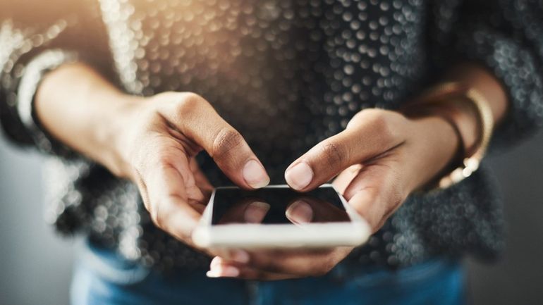 La chica venía intentando localizar por varios lugares, pero que al no conseguir respuesta, acudió a una técnica que creía que no iba a fallar. 