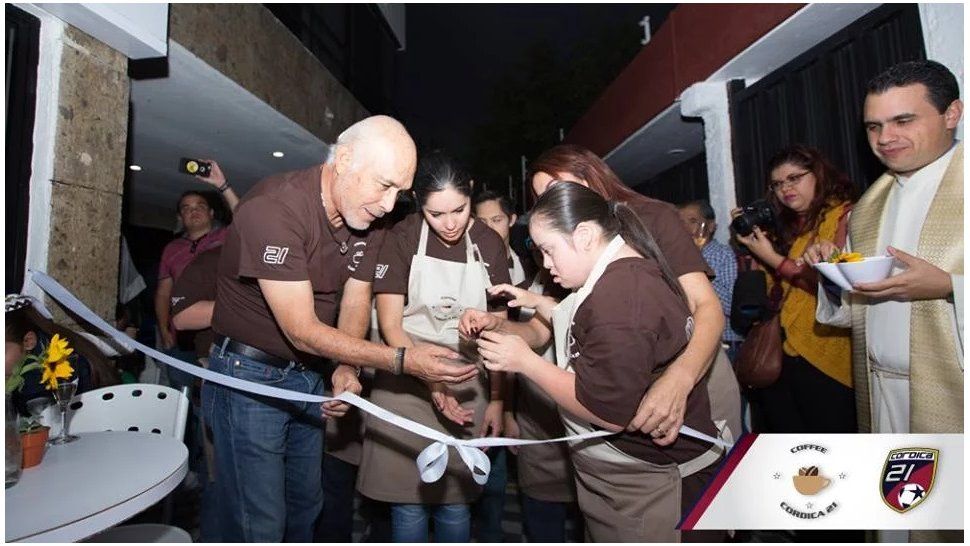 Cafetería atendida por chicos con síndrome de Down