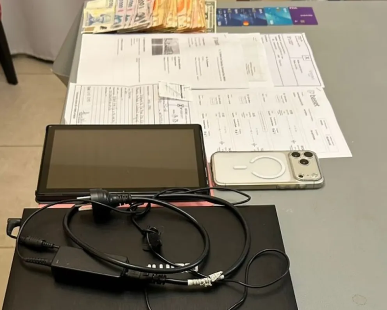 El operativo en Salta fue encabezado por la fiscal penal interina de la Unidad de Delitos Económicos Complejos, Ana Inés Salinas Odorisio, quien ordenó allanamientos en tres domicilios ubicados en el macrocentro y en barrio Pereyra Rozas.