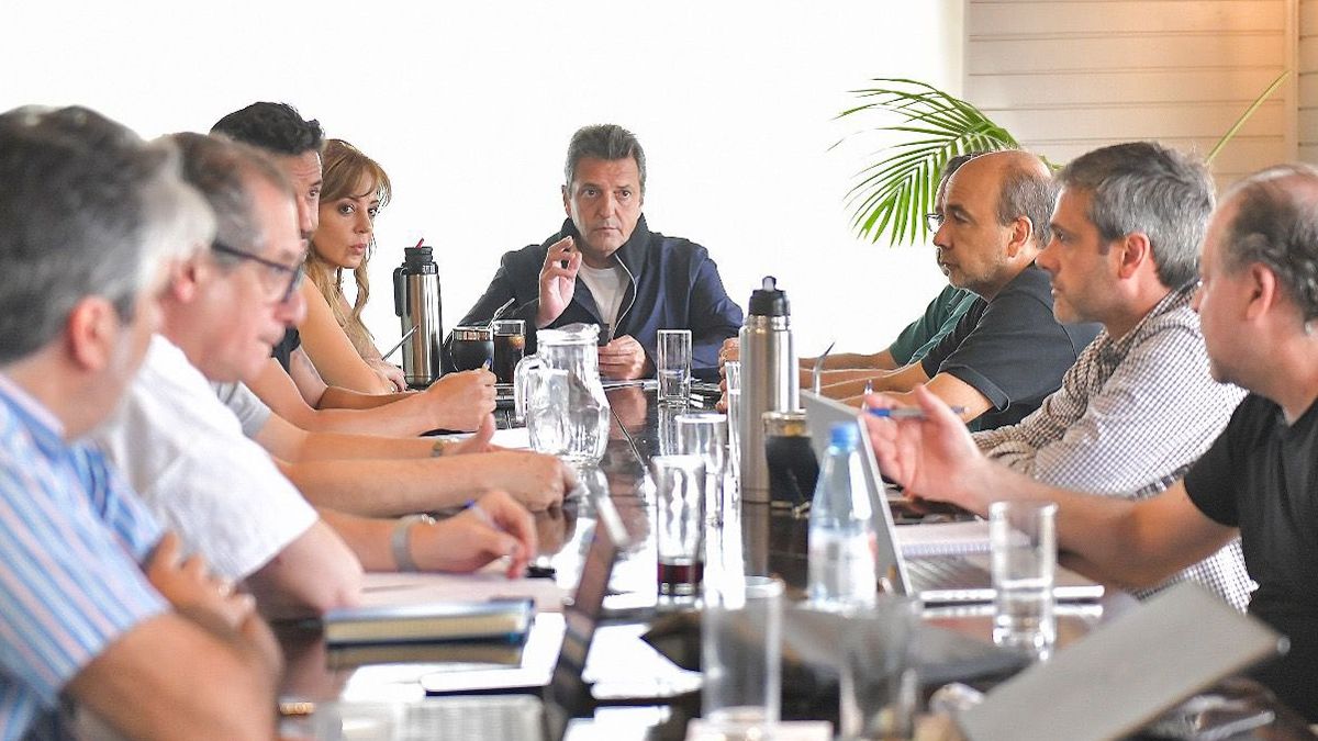 Sergio Massa se reunió con su equipo.