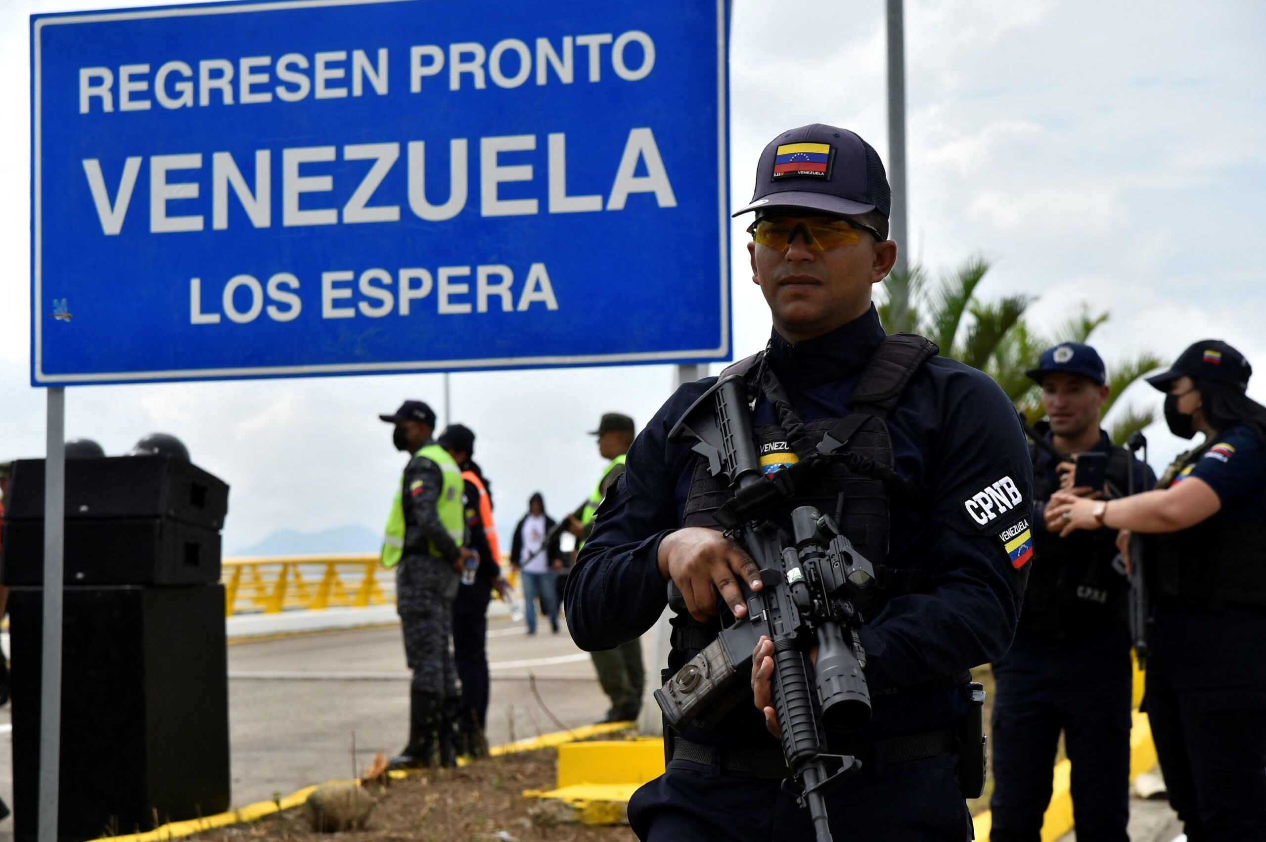 venezuela cierra la frontera con colombia por razones de seguridad