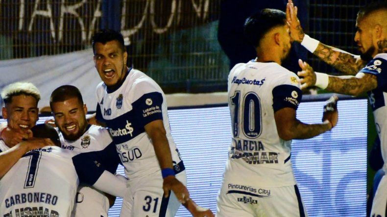 Gimnasia venció a Patronato con un categórico 3 a 0