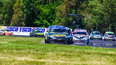 Jujeñosen la carrera de Turismo Pista en La Plata