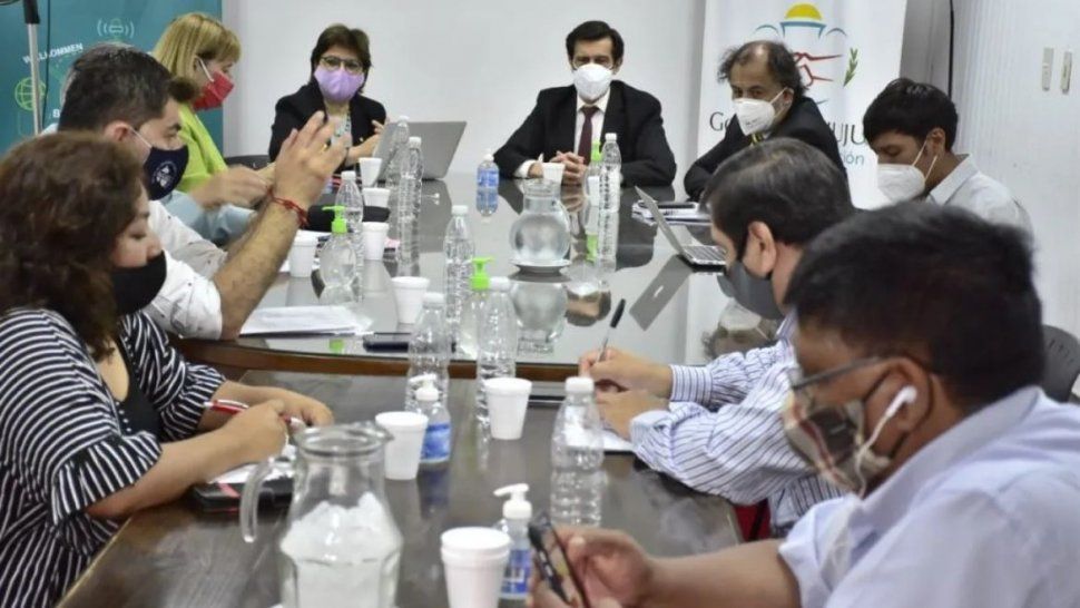 paritaria provincial: gremios docentes se reunen hoy con gobierno