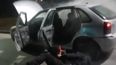 Policías salvaron a un hombre inconsciente de un auto en llamas en San Lorenzo.