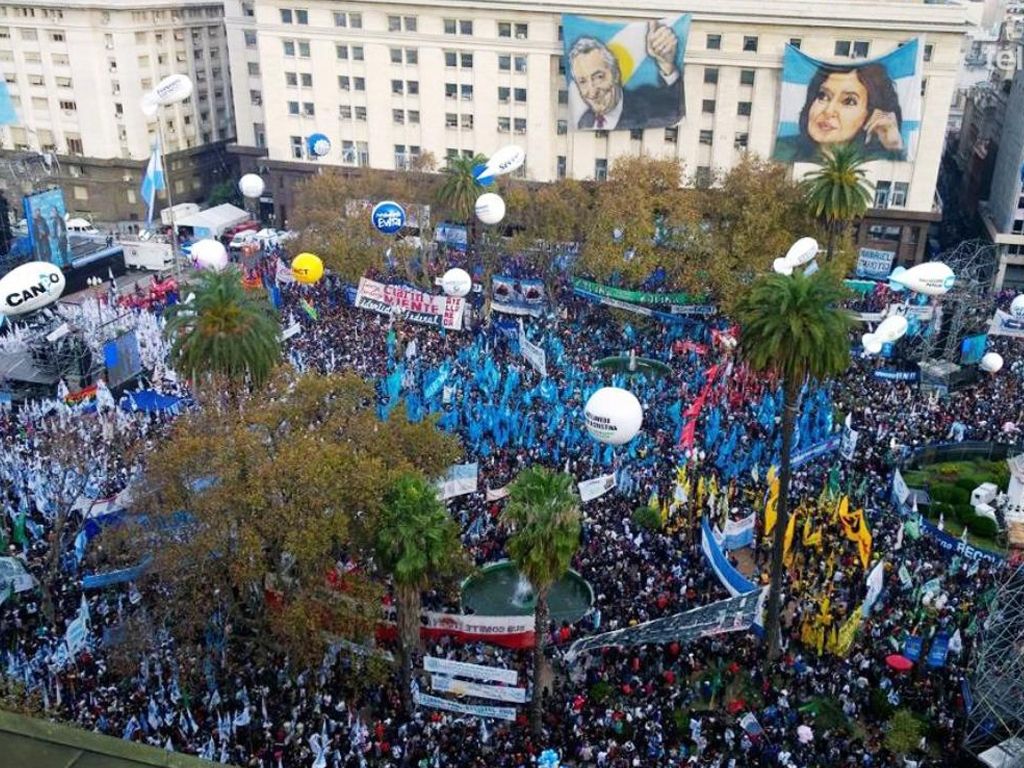 Plaza de Mayo repleta