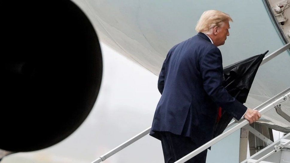Donald Trump a punto de volar a Florida para un acto electoral. / Foto: Reuters
