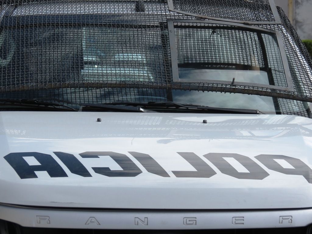 Policia