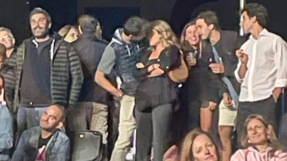 Gerard Piqué fue visto con su nueva novia en público