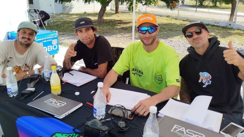 Franco Morales, Gianfranco de Genaro, Gabriel Amaya y Lucas rojas - Skaters profesionales