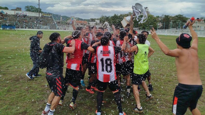 Ciudad de Nieva campeón (2)