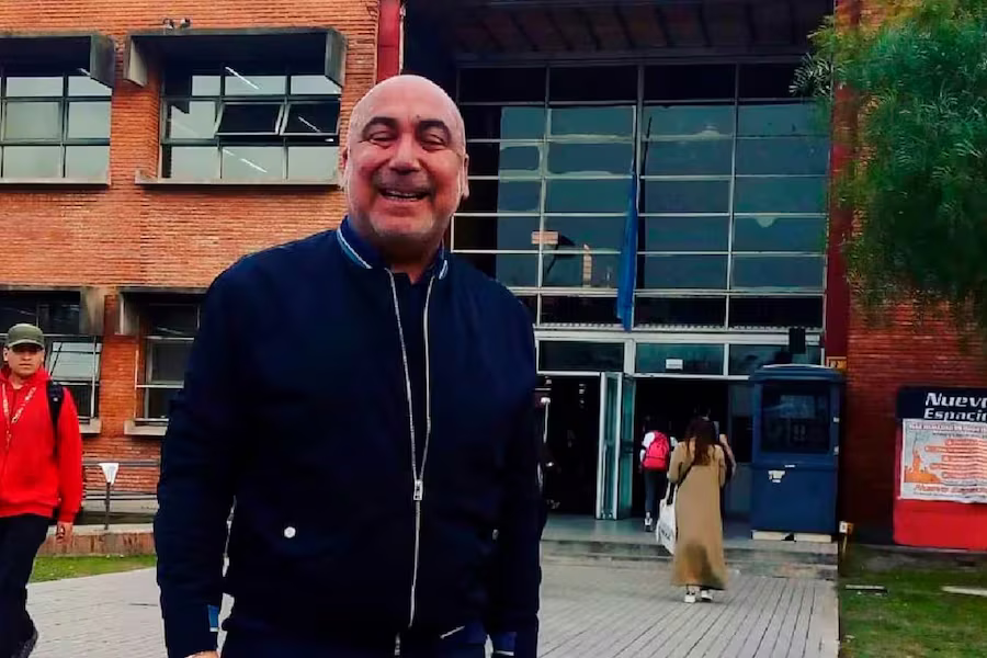 Hallaron muerto y maniatado a un profesor universitario en su departamento