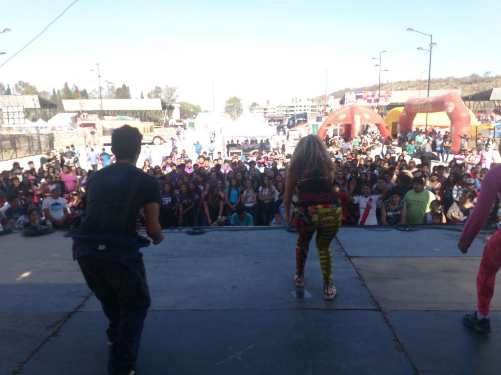 Zumba en el Fan Fest