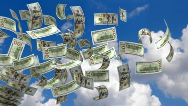 Nuevo récord histórico: el dólar blue casi toca los $600