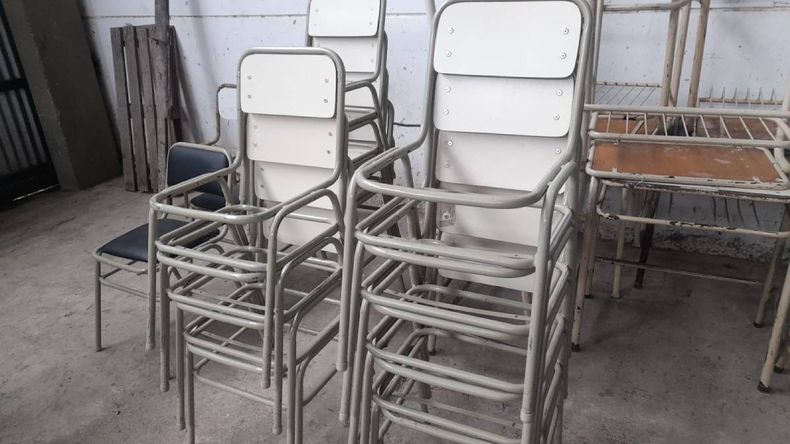 Estudiantes de la Técnica de Palpalá reparan mobiliario escolar para otras instituciones Estudiantes de la Técnica de Palpalá reparan mobiliario escolar para otras instituciones