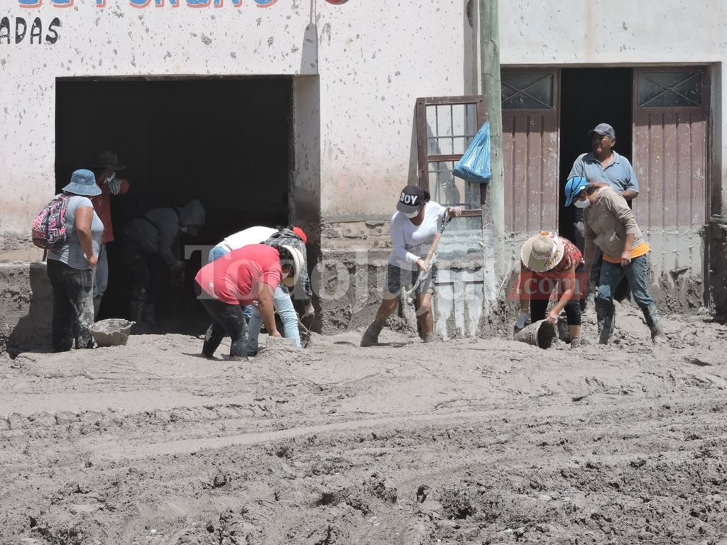 Voluntarios de Yala en Volcán