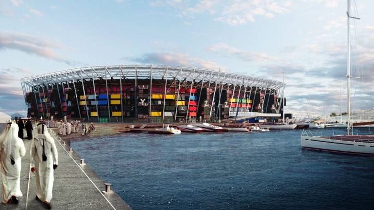 La particularidad de este estadio, no solo es que lo desmantelarán culminado el mundial de Qatar 2022, sino es el primero construido con containers.