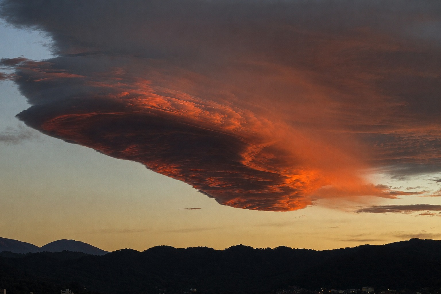 alerta meteorologica en jujuy: rafagas de viento zonda y baja de temperatura