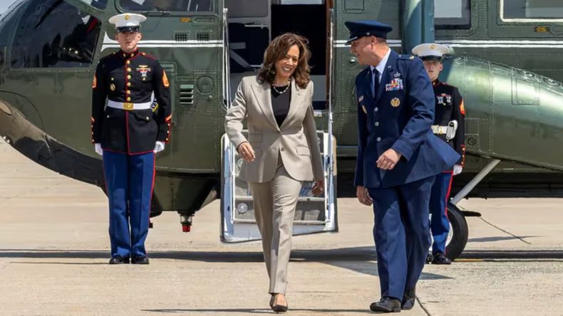 Kamala Harris ya tiene todo el aparato electoral&nbsp;que manejaba Biden, y hoy estrenará su candidatura.