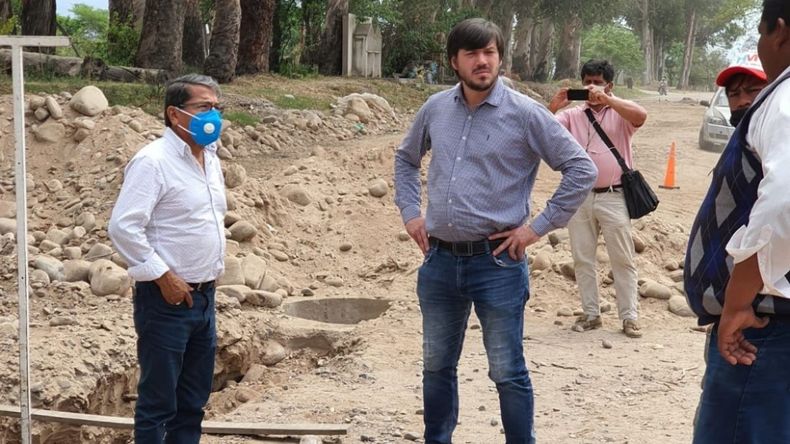 Fraile Pintado: avance de obras de cloacas en dos barrios