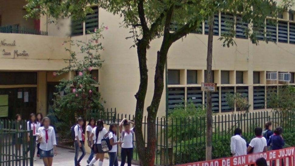 ¿Bullying o broma pesada?: la empastillaron en la escuela Normal y debieron internarla