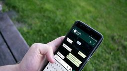 Una de las opciones que tiene el dispositivo móvil es activar la función “modo avión” antes de leer el mensaje.