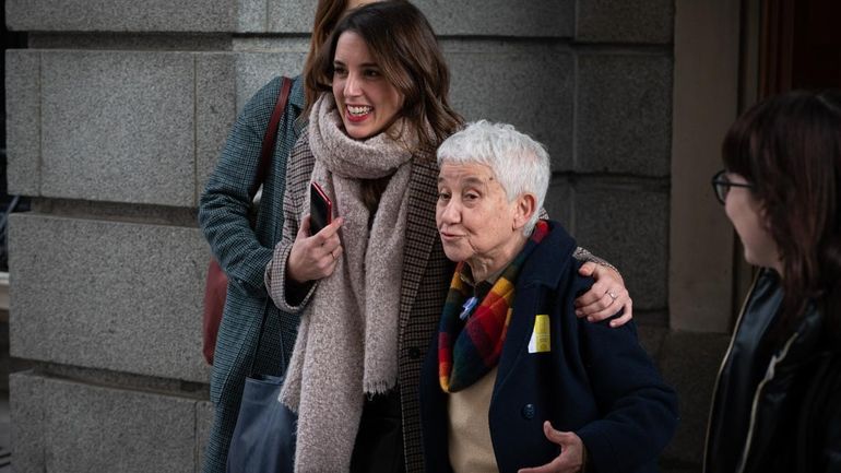 Debe permitir también que las personas de entre 14 y 16 años puedan cambiar la mención de su sexo. 