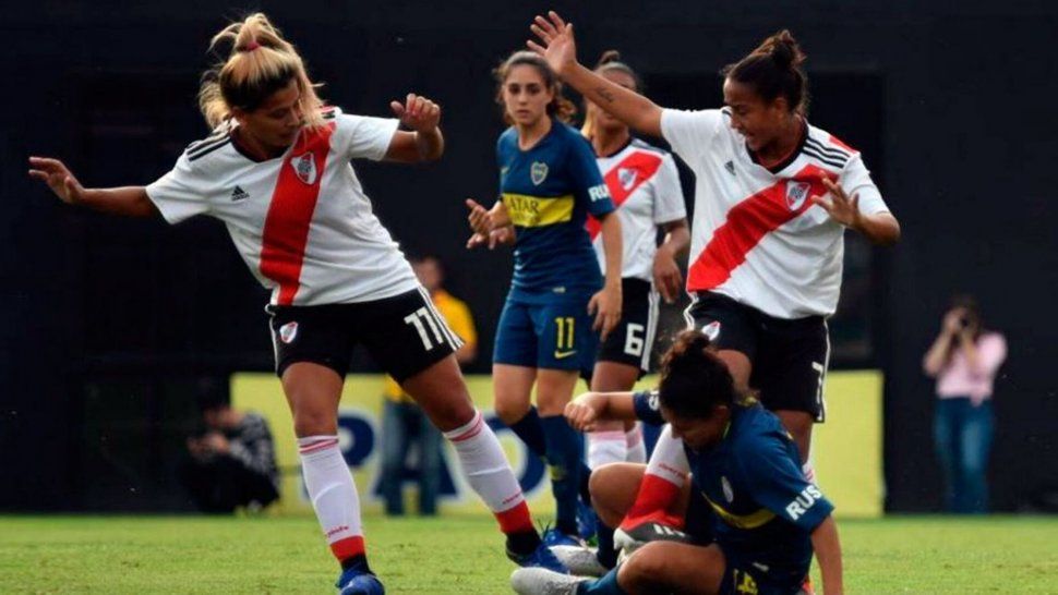 Superclásico femenino: Boca y River juegan  en La Bombonera